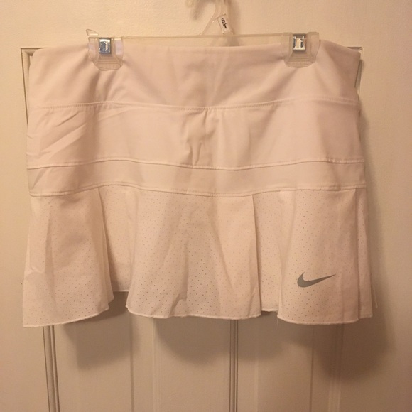 Nike size M - Picture 2 of 7